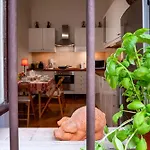 Spacious Apartment In Budapest City Centre With Fireplace