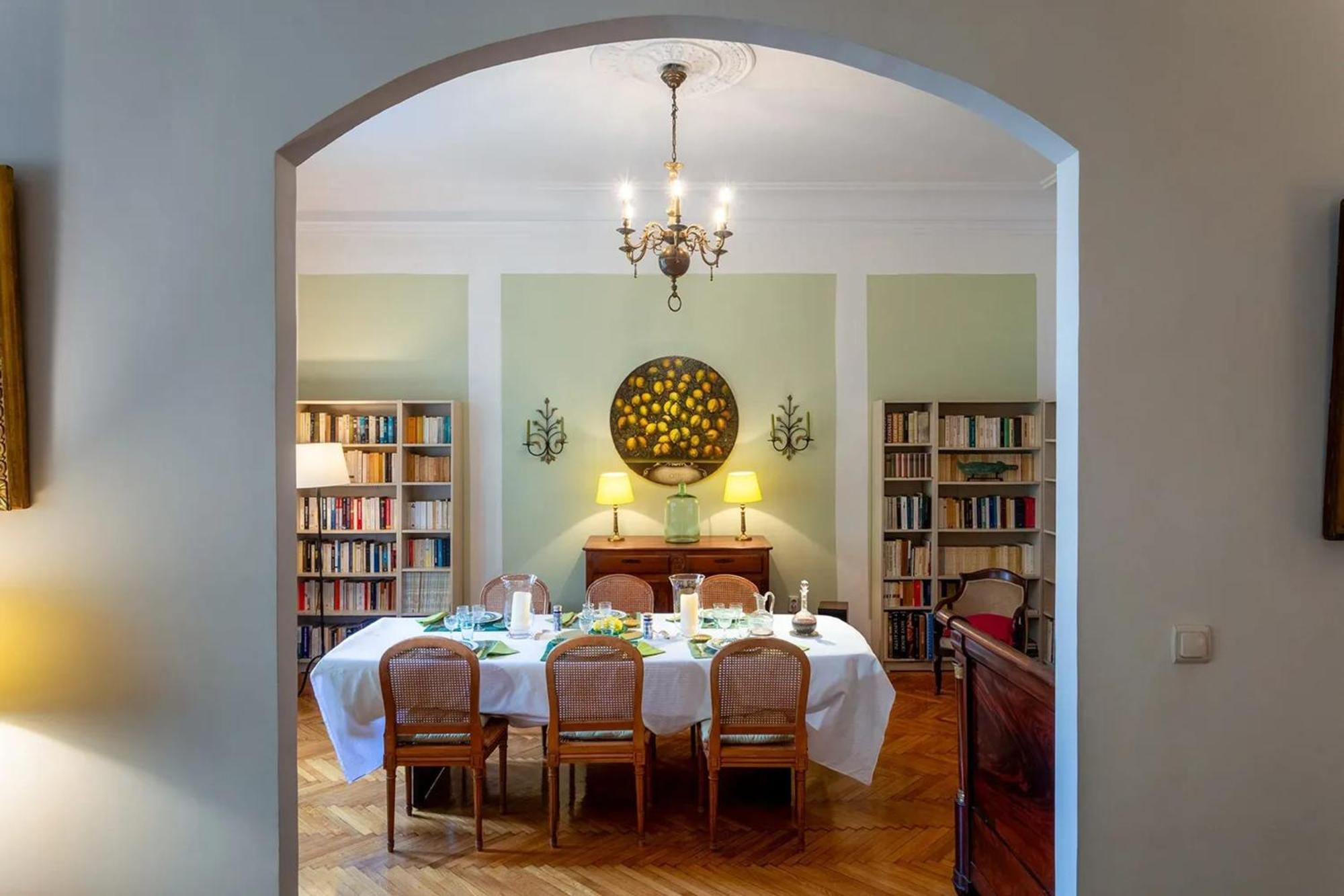 Spacious In Centre With Fireplace Apartament *